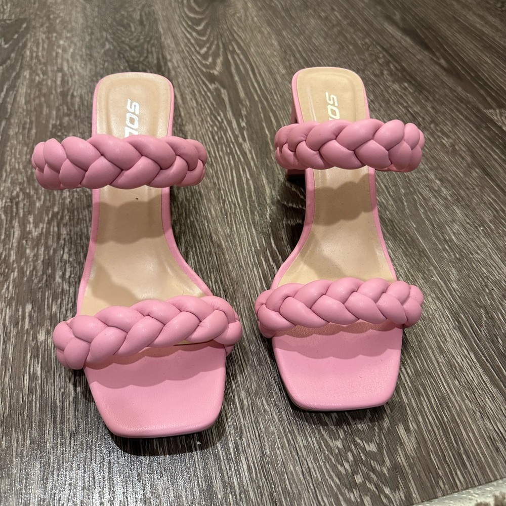 BARBIE PINK SODA HEELS • SZ 6.5